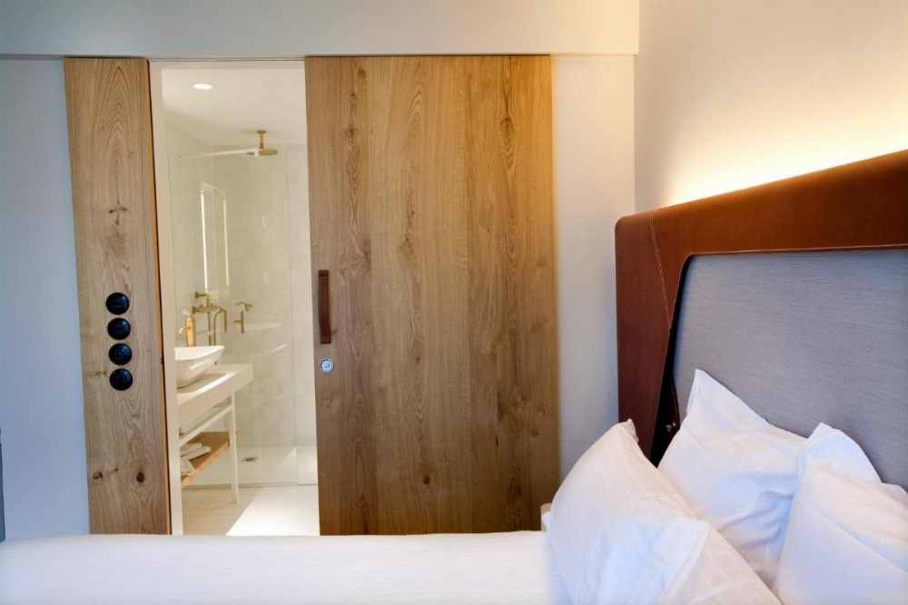 Room image 4